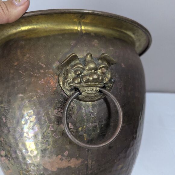 Vintage Hammered Brass Foo Dog Planter – 8½″ Tall × 12″ Wide - Picture 4 of 10